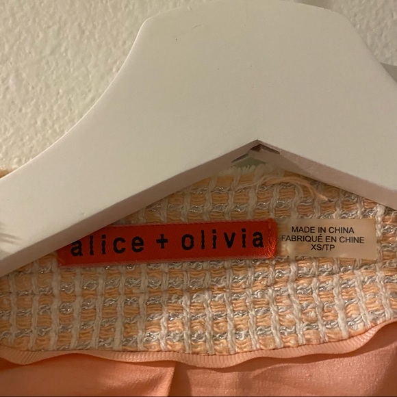 Alice + Olivia Tweed Box Jacket Blazer Pink Peach Fray Long Sleeve Slit Sz XS - Picture 7 of 8